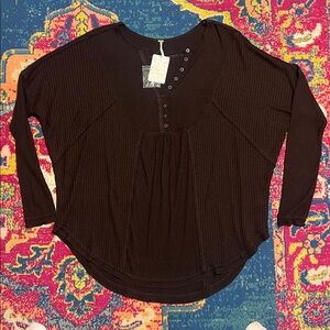 Free People Bitter chocolate NWT Leo Henley waffle knit size medium women’s